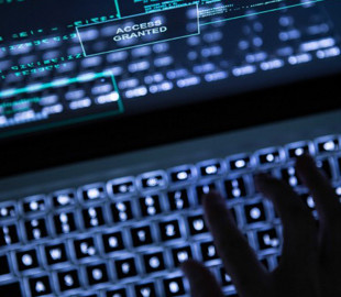 Евросоюз обеспокоен "злонамеренной кибердеятельностью" России