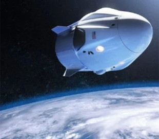 Корабель SpaceX не може повернутись на Землю через погоду біля Флориди