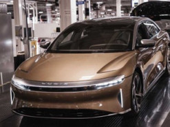 Самый дальнобойный электрокар встал на конвейер