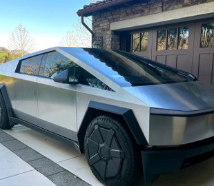 Tesla Cybertruck може зламатися після звичайного миття