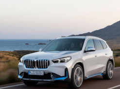 BMW анонсировала электрическую версию компактного кроссовера X1