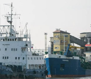 Підозрюють у шпигунстві: Нідерланди не пустили у свої порти рибальське судно з РФ