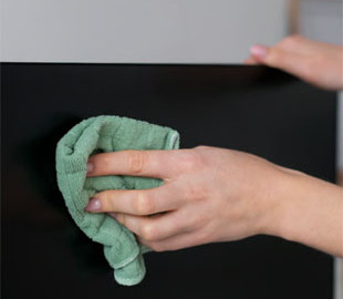 Чим не можна протирати екран телевізора та монітора