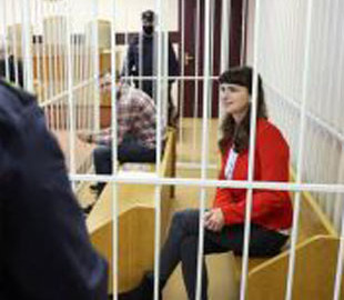 У Білорусі суд у закритому режимі розглядає справу журналістки Tut.by