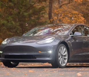 Электромобили Tesla Model 3 и Y получат универсальный «суперклаксон»