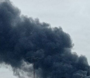 У Бєлгородській області РФ після вибухів почалася сильна пожежа