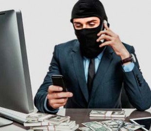 Псевдопрацівник банку виманив у чоловіка 10 тисяч гривень