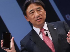 Складной смартфон Samsung оснастят гибким экраном