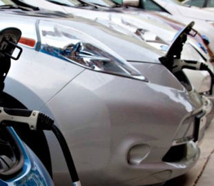 Европа должна в 50 раз увеличить количество электромобилей на дорогах к 2030 году