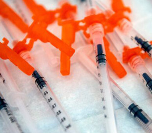 Дослідження CDC показало, що ефективність бустерних доз проти Covid швидко знижується