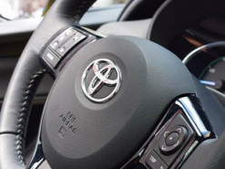 Toyota займётся разработкой чипов для робомобилей