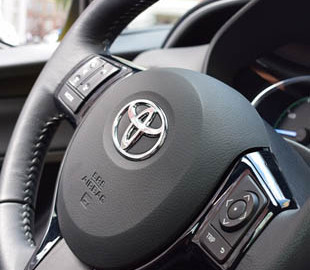 Toyota займётся разработкой чипов для робомобилей