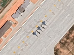 Китай розмістив на базах біля Тайваню винищувачі, переобладнані в безпілотники