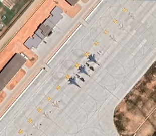 Китай розмістив на базах біля Тайваню винищувачі, переобладнані в безпілотники