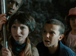 Netflix показал персонажные постеры и отрывок из третьего сезона сериала "Очень странные дела"