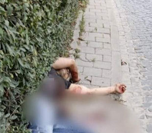 На вулиці у центрі Львова зарізали чоловіка