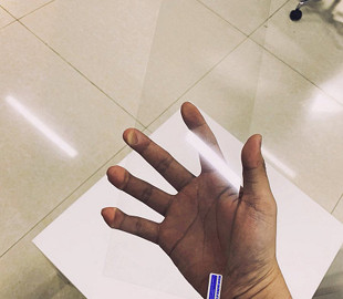 Опубликованы фотографии защитного стекла для Sony Xperia 20