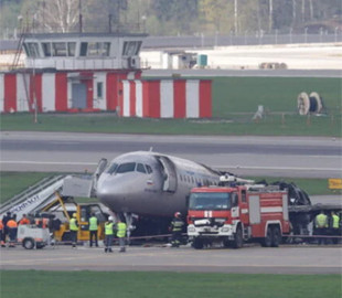 В росії вирішили перейменувати “літаючу труну” Superjet через боротьбу з латинською абревіатурою