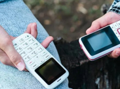 Дорослі і навіть підлітки: молодь масово переходить на кнопочні телефони