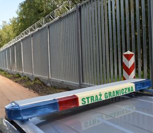 Будівництво завершено: у мережі показали зведену "стіну" Польщею на кордоні з Білоруссю (фото)