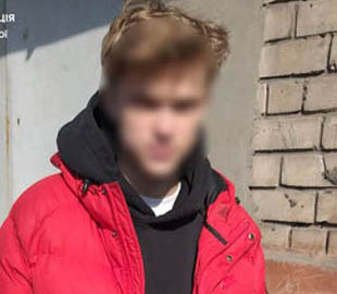 “Пользовался моментом”: в Днепре во время воздушной тревоги парень раскладывал закладки