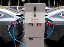 Названо новий фактор, здатний перешкодити переходу на електромобілі