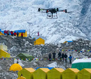 DJI здійснила доставку вантажу дроном на Еверест
