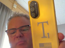 Журналісти показали прототип Trump Phone