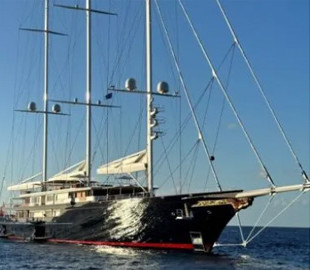 Джефф Безос продає суперяхту Koru за 500 млн доларів через проблеми з розмірами