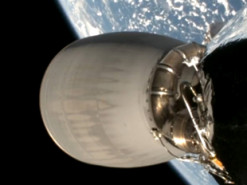 SpaceX покрила супутники Starlink дзеркальною плівкою, щоб не заважати астрономам