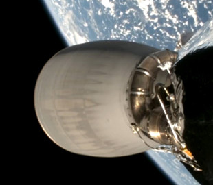 SpaceX покрила супутники Starlink дзеркальною плівкою, щоб не заважати астрономам
