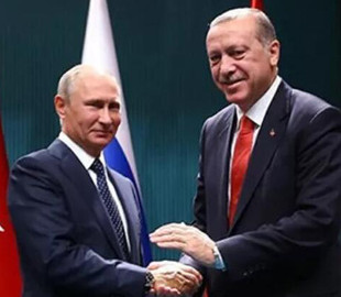 Путін хотів співпрацювати з виробником «Байрактарів». Туреччина відповіла