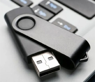 Чому на USB-флешках не варто зберігати критично важливі файли