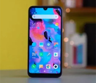 На Redmi 7 вышла новая прошивка, но это не MIUI 12