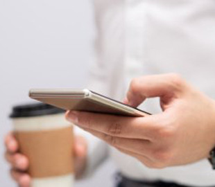 Чому ваш смартфон гальмує: головні причини та як їх усунути