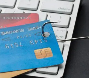 Шахраї стають усе хитрішими: українців попередили про нові схеми аферистів