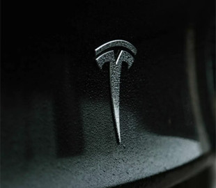 Tesla створить у Китаї дата-центр для навчання свого автопілота