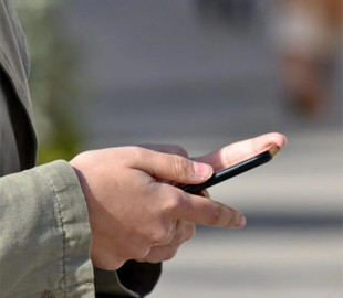 Що робити, якщо вкрали телефон: інструкція для Android та iPhone