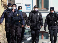 В Днепре полиция ходит по домам больных коронавирусом