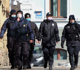 В Днепре полиция ходит по домам больных коронавирусом