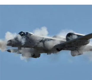 A-10 Warthog повертається додому навіть без крила: секрети живучості легендарного штурмовика
