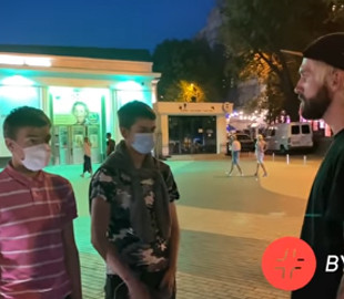 Избиение журналиста в Киеве: появилось видео с извинениями нападавших
