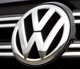 Концерн Volkswagen заявив, що готовий наздогнати і обігнати Tesla