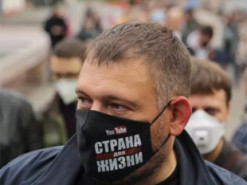 У Білорусі звільнили опозиційного блогера Сергія Тихановського та журналіста Ігоря Карнея