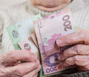 Хотіла врятувати онучку: у Тернополі пенсіонерка віддала шахраям 60 тисяч гривень