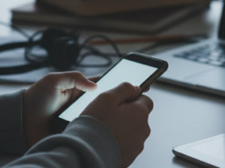 Діти й гаджети: як цифрова залежність змінює психіку