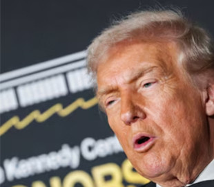 Трамп розкритикував нових власників CBS на тлі медіаугоди з Кушнером на $108 млрд