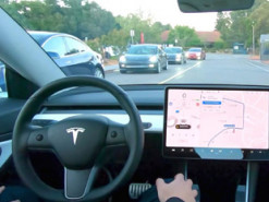 Tesla признала, что расширенный автопилот FSD не является полностью автономным
