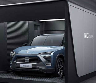 Производитель электромобилей NIO снизил чистый убыток вдвое