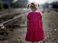 Стало відомо, скільки дітей в Україні залишилися без батьківського піклування